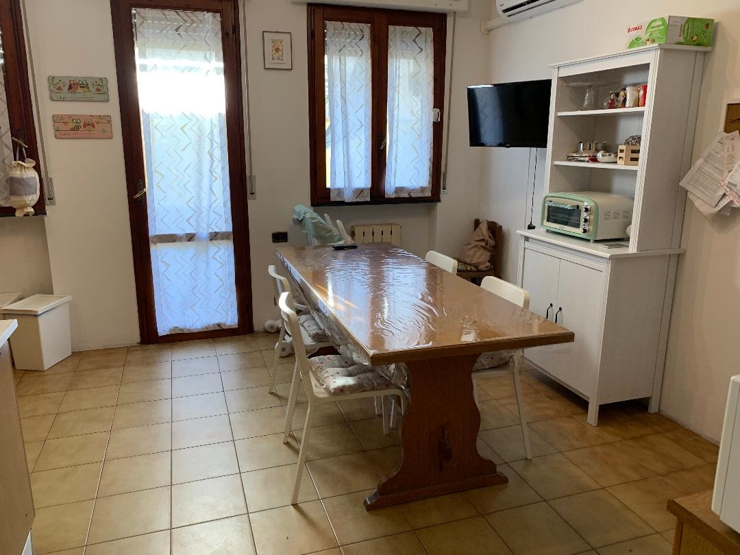  viareggio vendita quart: viareggio studio immobiliare la soffitta
