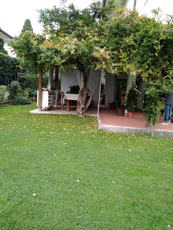  massarosa vendita quart: piano del quercione studio immobiliare la soffitta