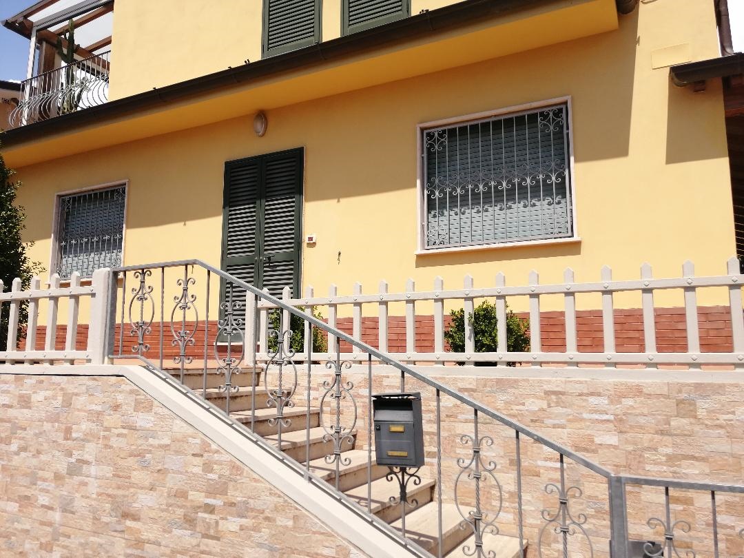 appartamento in vendita a Massarosa in zona Piano del Quercione