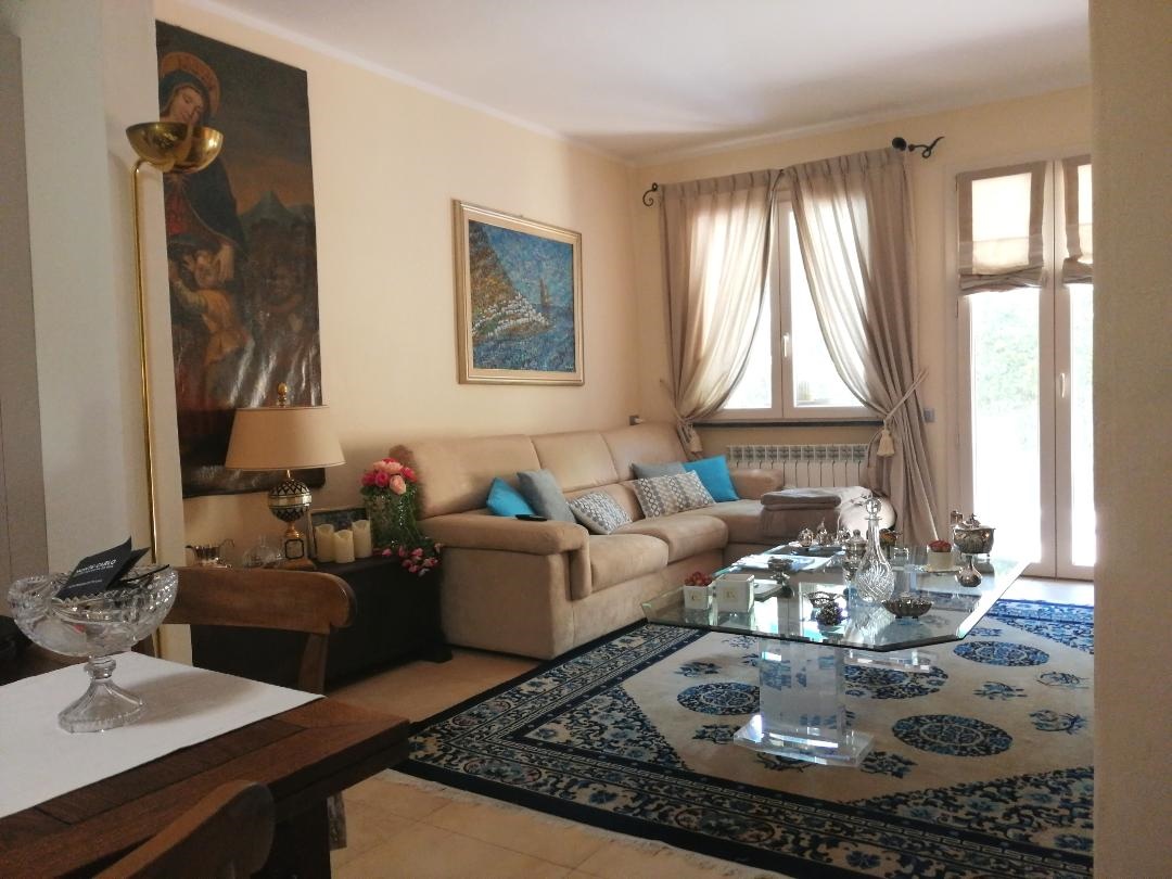 Villa MASSAROSA vendita  Bozzano  Studio Immobiliare La Soffitta